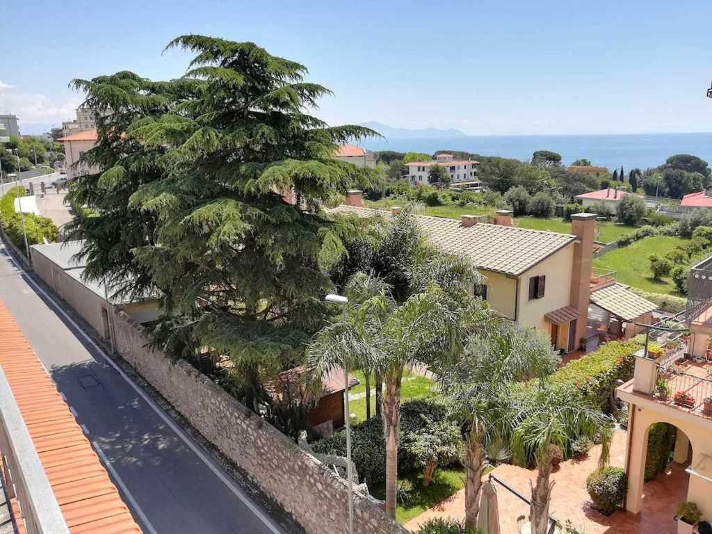 Ferienwohnung Casa Dinky Attico Con Terrazza Vista Mare Formia Exterior foto