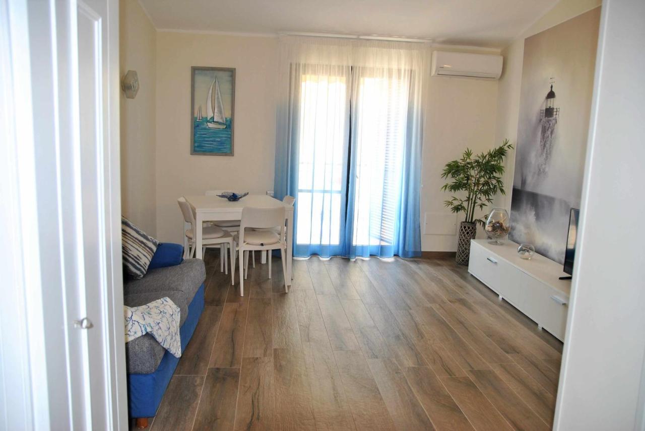 Ferienwohnung Casa Dinky Attico Con Terrazza Vista Mare Formia Exterior foto